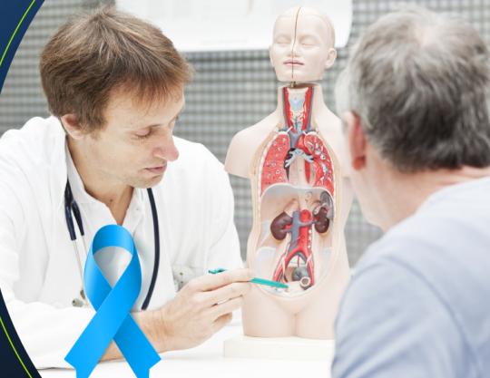 Imagem de um médico conversando com um paciente