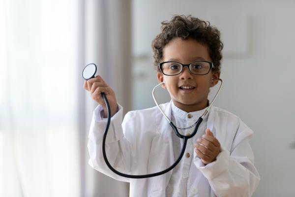 Conheça os sinais e sintomas dos tumores pediátricos