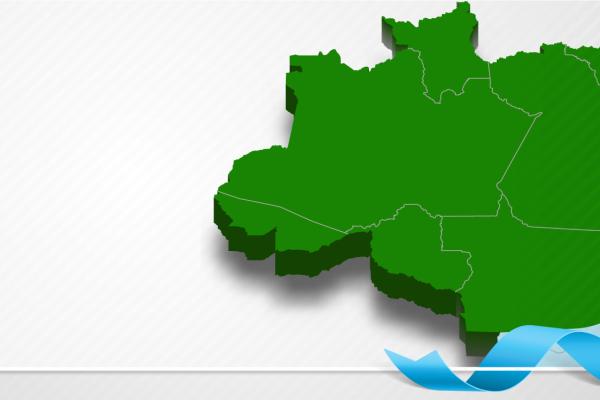 Mapa do Brasil à direita, com foco na região Amazônica, em verde. Acima, um laço azul.