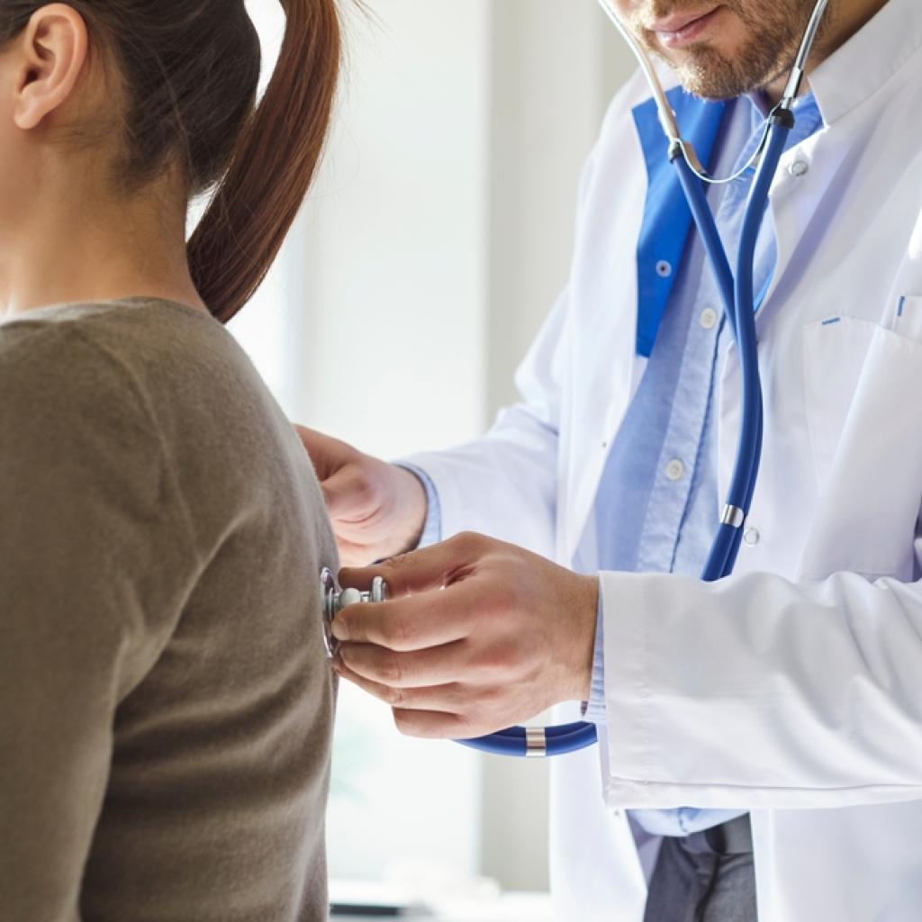 Linfoma de mediastino, o que é, sintomas, diagnóstico e tratamento
